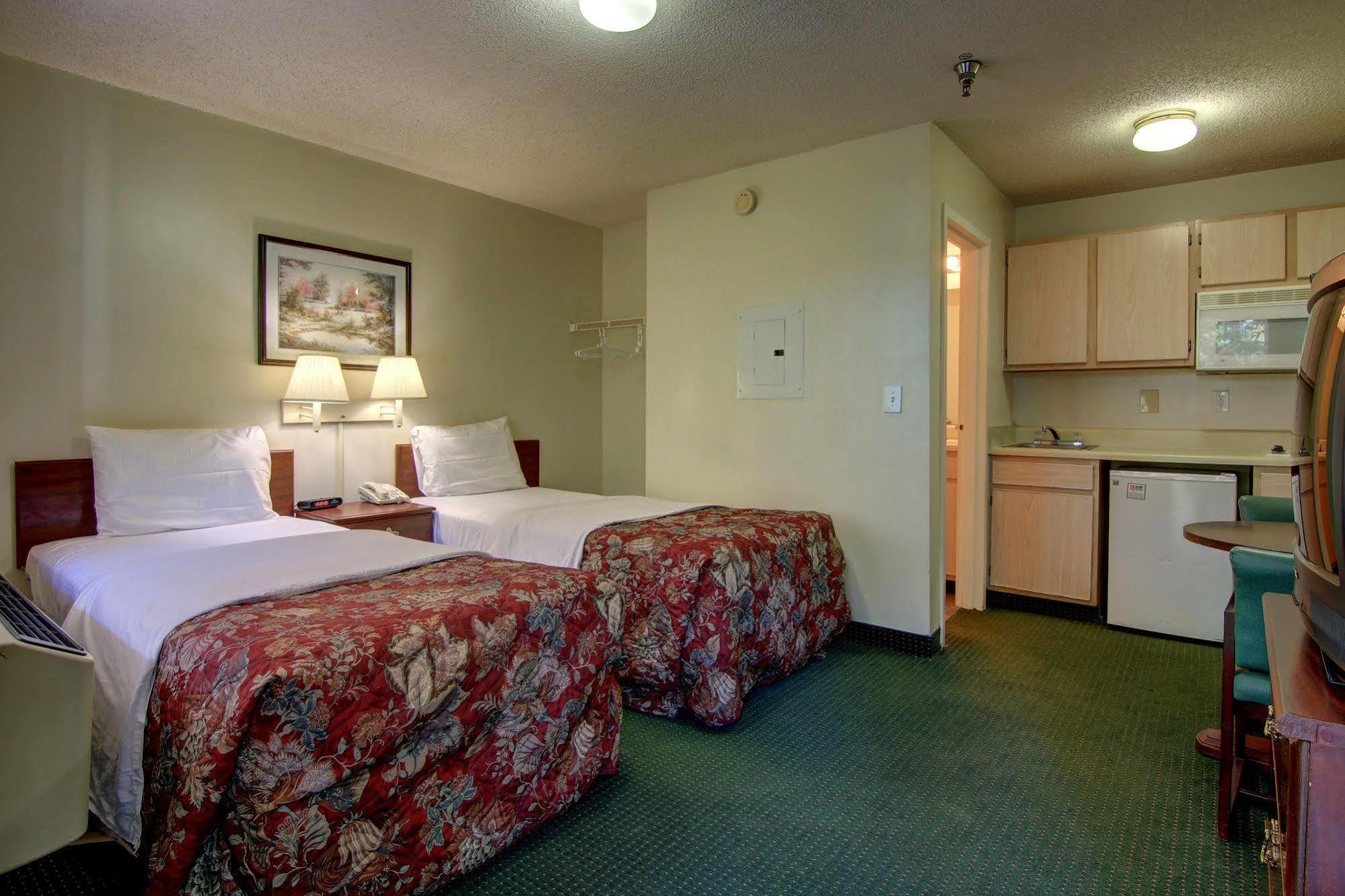 Intown Suites Extended Stay Raleigh Nc- Capital Blvd Ngoại thất bức ảnh